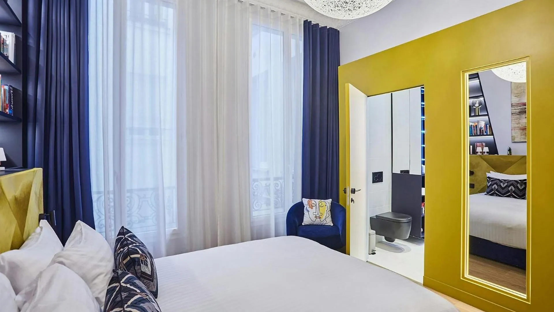 Saffron Rainbow Hotel Rome 0*,  Italy
