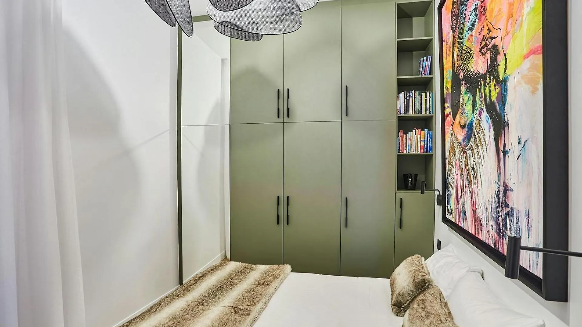 Saffron Rainbow Hotel Rome Apartment