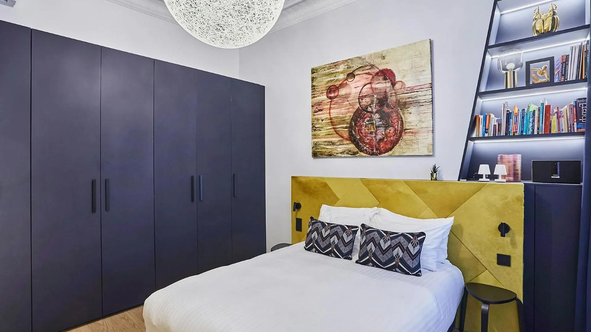Saffron Rainbow Hotel Rome Apartment